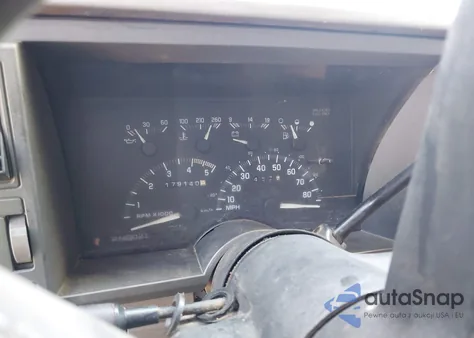 1992 Chevrolet Gmt-400 C1500 из США, поврежденный, VIN 1GCEC14K7NE182577